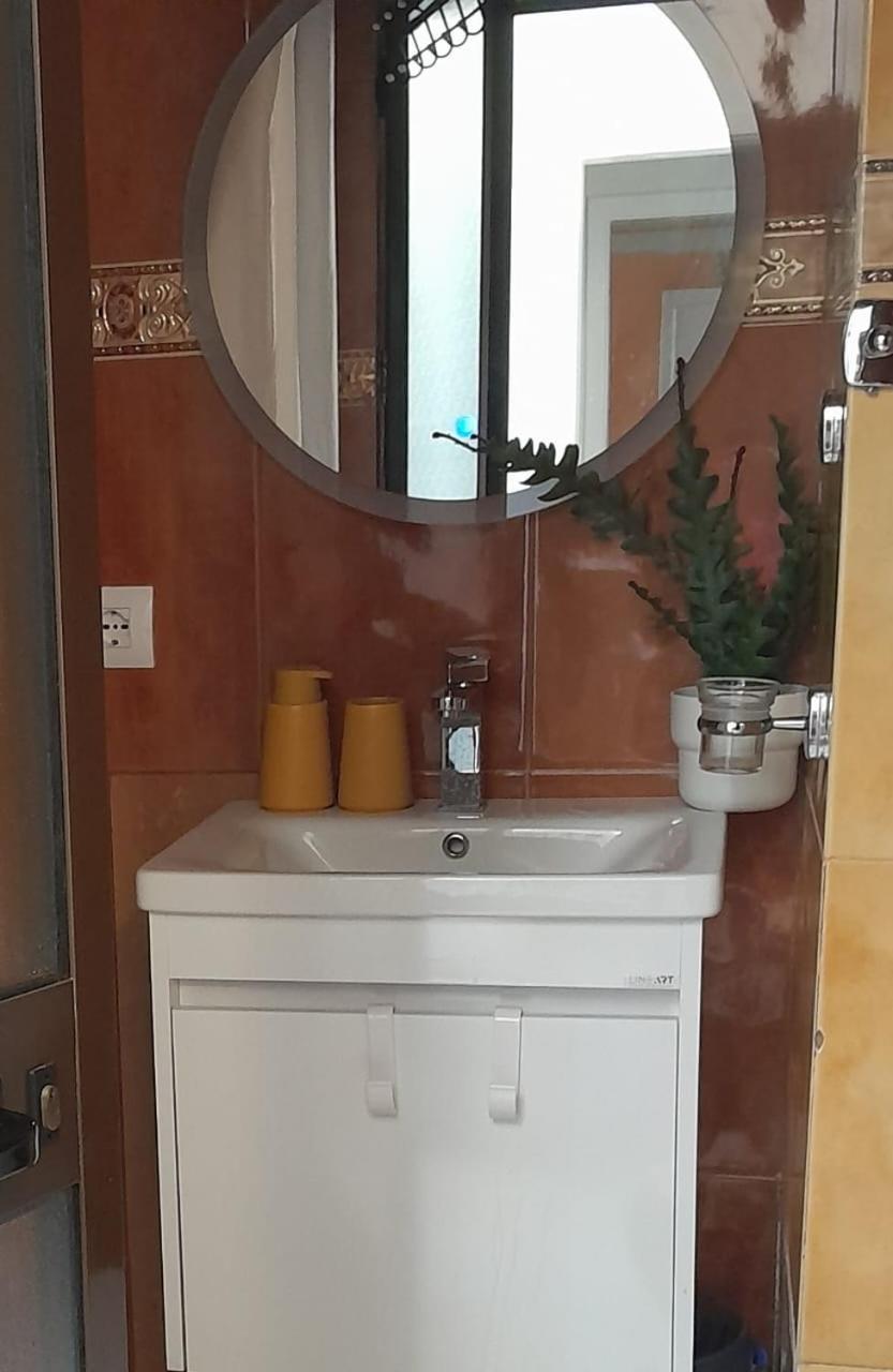 Bani'S Cozy Lovely Apt Tirana Bagian luar foto