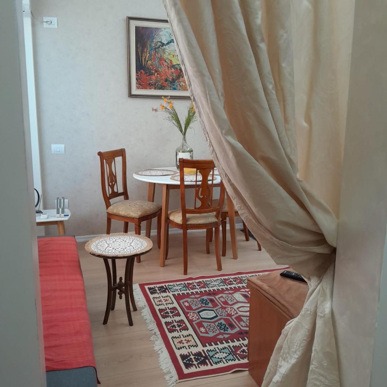 Bani'S Cozy Lovely Apt Tirana Bagian luar foto